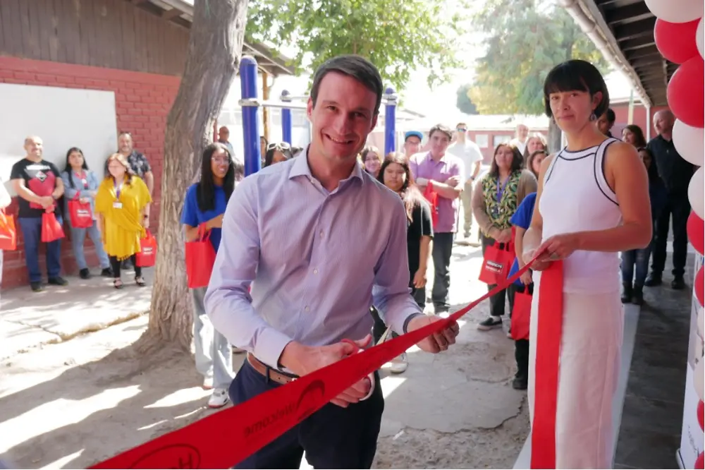 Henkel inaugura nuevo proyecto social en Quilicura, un espacio para la educación científica